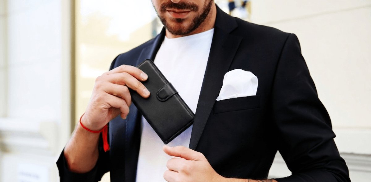 Black Leather iPhone 17 Pro Max Case with Card Holder: The 2026 Reference Guide
