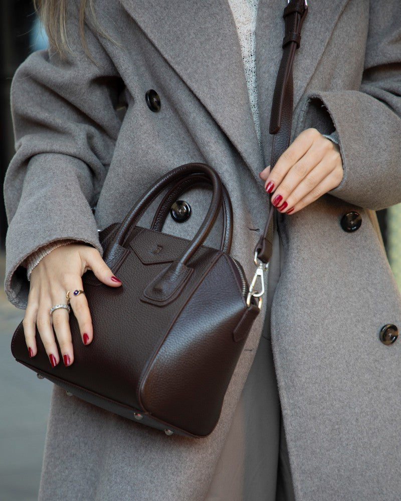 Alessia women's dark brown leather handbag worn over the shoulder
