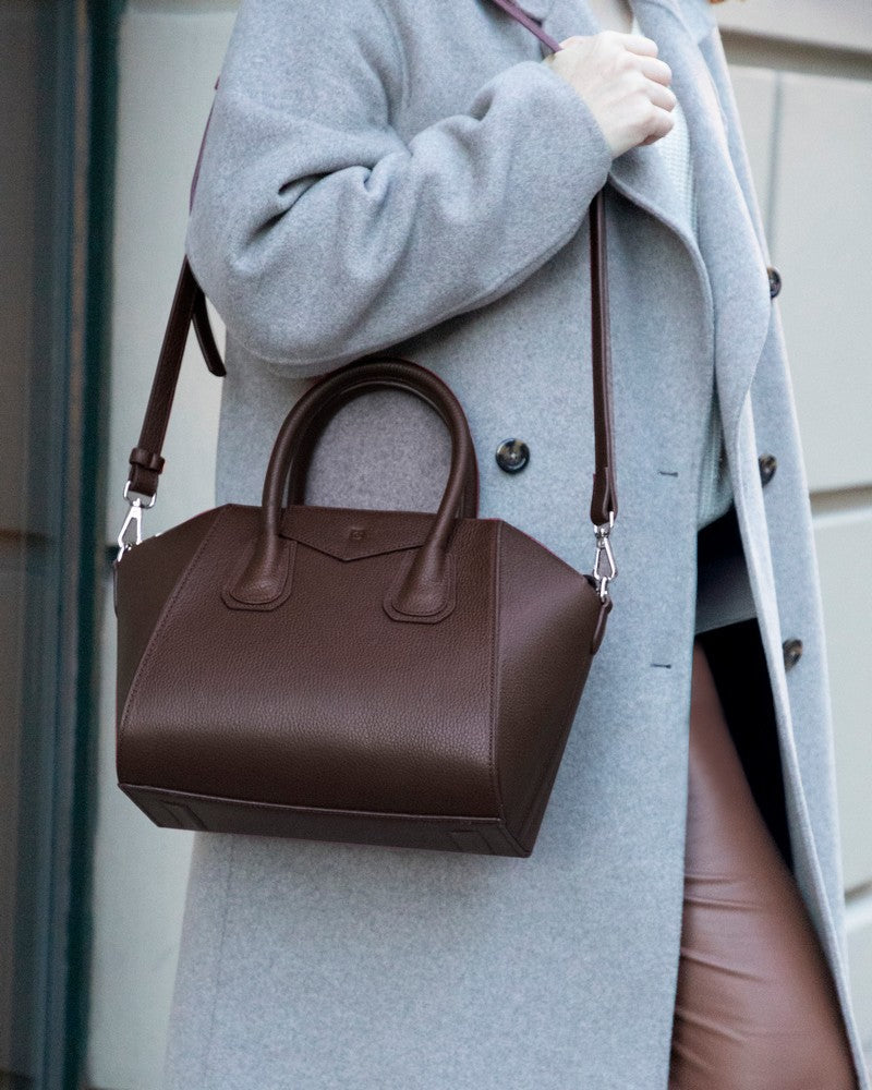 Alessia women's dark brown leather handbag worn over the shoulder