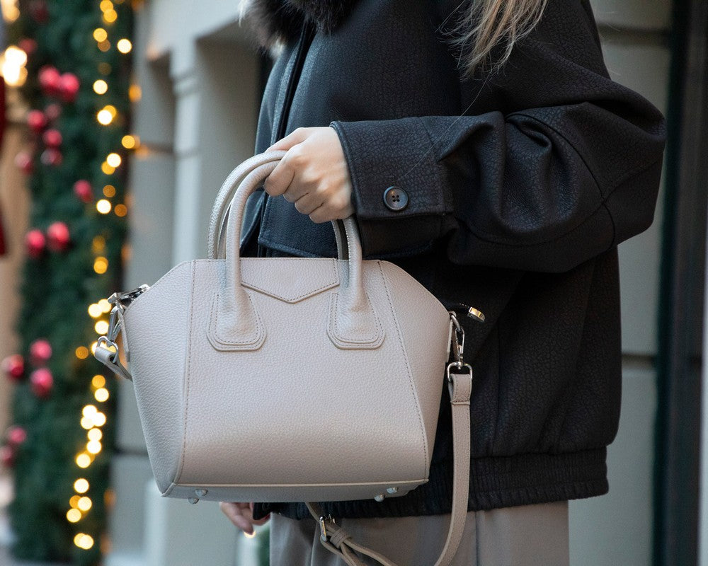 Alessia women's mink leather bag carried by hand, medium size