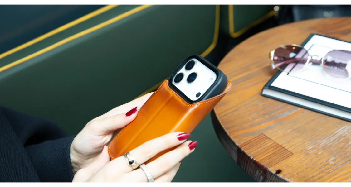 iPhone 17 leather Case Tan | O2 Leather