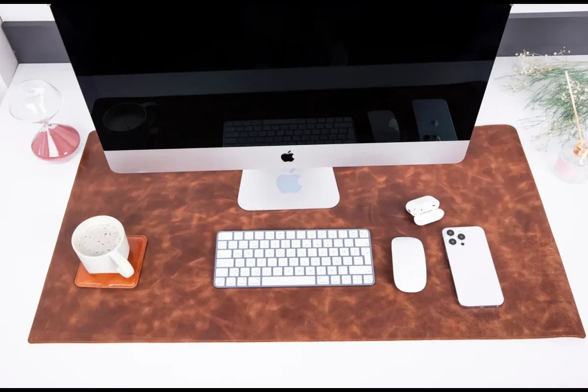 Leather Desk Mat vs Wood: Elevating the Modern Workspace Interface