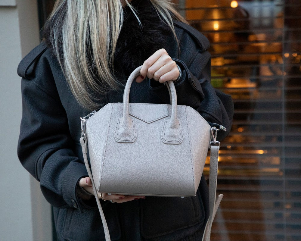 Alessia women's mink leather bag carried by hand, medium size